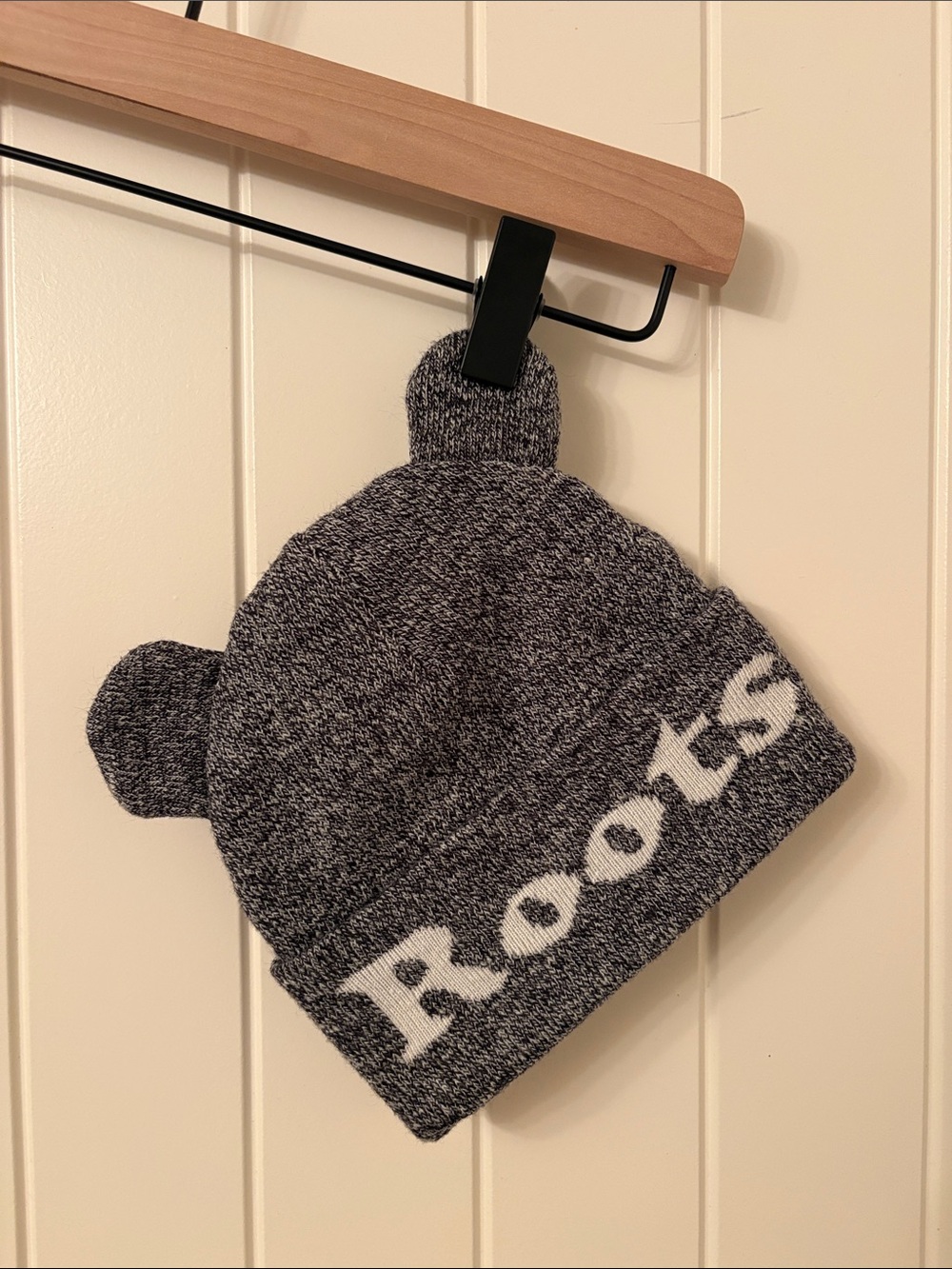 Roots Gray Marled Bear Knit Kids Hat